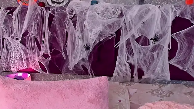 LiaCathaleya online show from 10-19-25, 08:20