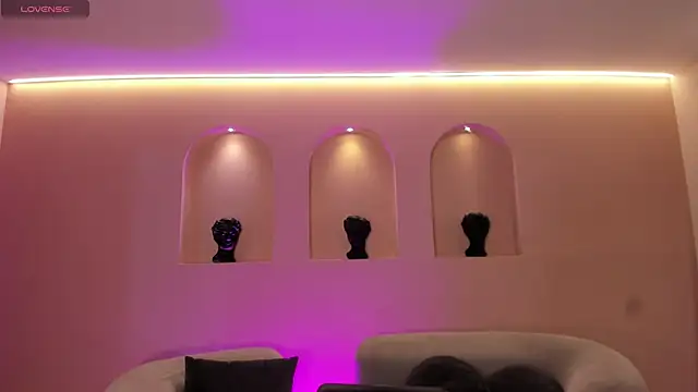 NiaSalvatore online show from 09-23-25, 08:34