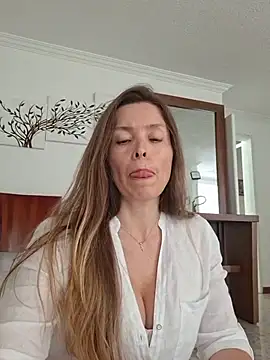 karina warthon online show from 05-26-26, 05:31
