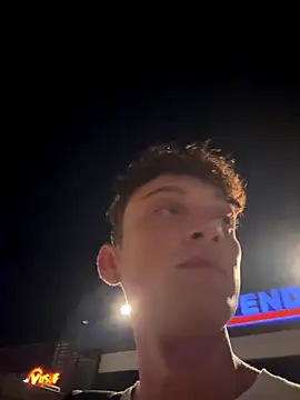 Snapshot of verici34 chatting on 10-05-25, 04:49 verici34 online show from 10-05-25, 04:49