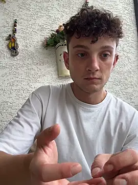 Snapshot of verici34 chatting on 10-13-25, 06:57 verici34 online show from 10-13-25, 06:57