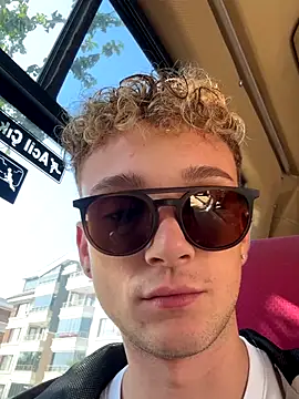 Snapshot of verici34 chatting on 10-17-25, 07:33 verici34 online show from 10-17-25, 07:33