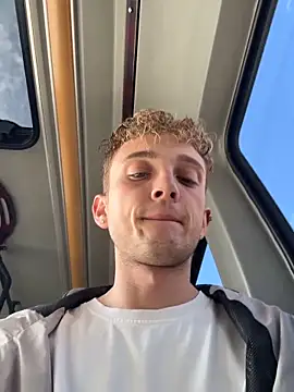 Snapshot of verici34 chatting on 10-24-25, 07:05 verici34 online show from 10-24-25, 07:05