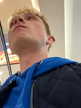 Snapshot of verici34 chatting on 10-25-25, 07:38 verici34 online show from 10-25-25, 07:38