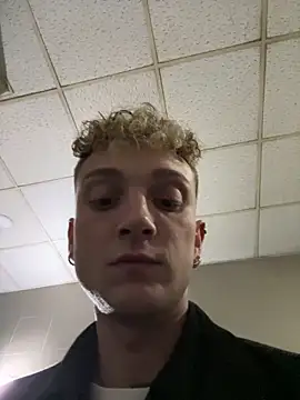 Snapshot of verici34 chatting on 11-23-25, 09:25 verici34 online show from 11-23-25, 09:25