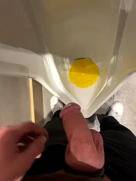 Snapshot of verici34 chatting on 12-03-25, 03:21 verici34 online show from 12-03-25, 03:21