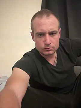 Snapshot of Golden_Alex chatting on 12-31-24, 03:20 Golden Alex online show from 12-31-24, 03:20