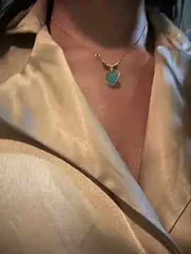 BELLA--26 online show from 10-18-25, 01:34