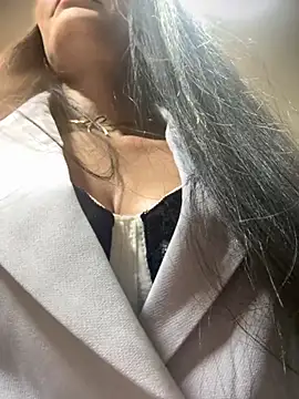 BELLA--26 online show from 10-22-25, 02:06