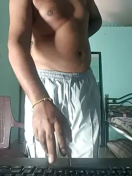 Desi Heat online show from 01-05-25, 03:22