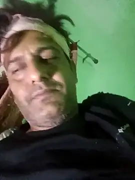 Snapshot of MAGNETICDADDY8 chatting on 03-18-25, 12:16 MAGNETICDADDY8 online show from 03-18-25, 12:16