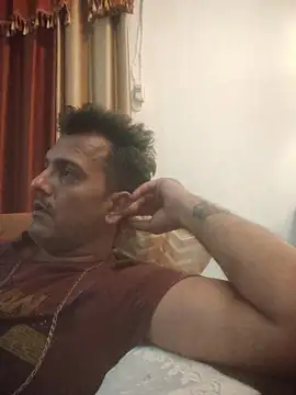 Snapshot of MAGNETICDADDY8 chatting on 10-11-25, 06:06 MAGNETICDADDY8 online show from 10-11-25, 06:06