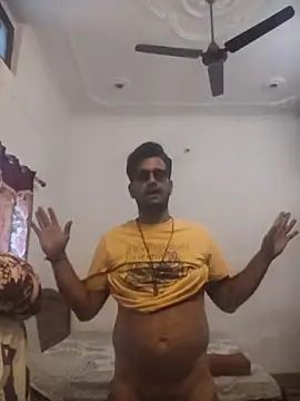 Snapshot of MAGNETICDADDY8 chatting on 10-31-25, 08:37 MAGNETICDADDY8 online show from 10-31-25, 08:37