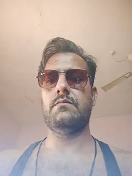 Snapshot of MAGNETICDADDY8 chatting on 11-03-25, 08:04 MAGNETICDADDY8 online show from 11-03-25, 08:04