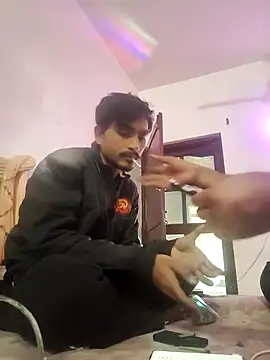 Snapshot of MAGNETICDADDY8 chatting on 11-27-25, 07:54 MAGNETICDADDY8 online show from 11-27-25, 07:54