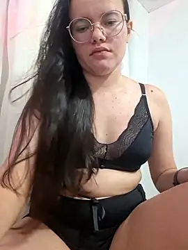 Snapshot of camillebr chatting on 04-01-26, 02:12 camillebr online show from 04-01-26, 02:12