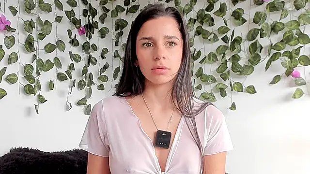 Laurensmith9 online show from 04-21-26, 01:50