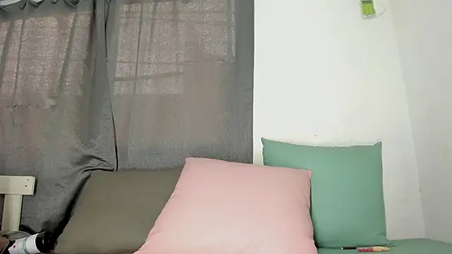 Snapshot of maison_sofia1 chatting on 01-17-25, 12:31 maison sofia1 online show from 01-17-25, 12:31