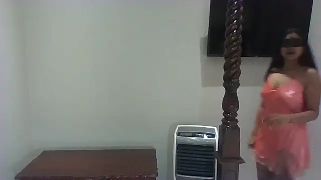Snapshot of tantragoddess chatting on 10-07-25, 03:20 tantragoddess online show from 10-07-25, 03:20
