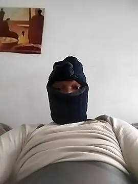 Snapshot of dickdanger27 chatting on 11-22-25, 05:17 dickdanger27 online show from 11-22-25, 05:17