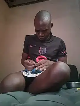 Snapshot of Kaizer1 chatting on 11-19-25, 01:44 Kaizer1 online show from 11-19-25, 01:44