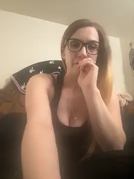 Snapshot of Kitty_DaCocks chatting on 11-09-25, 11:47 Kitty DaCocks online show from 11-09-25, 11:47