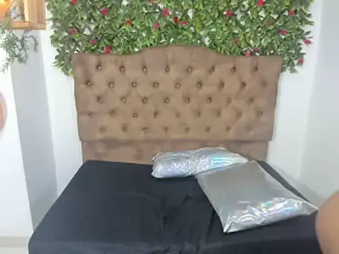 Snapshot of Natasha69 chatting on 01-08-25, 06:09 Natasha69 online show from 01-08-25, 06:09