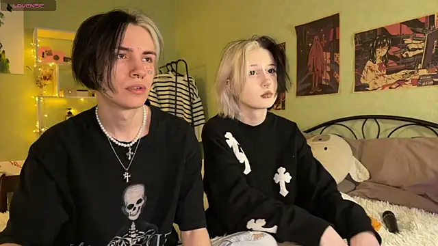 Snapshot of VeryRare_TwinS chatting on 10-08-25, 07:44 VeryRare TwinS online show from 10-08-25, 07:44