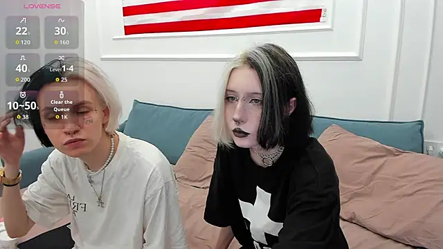 Snapshot of VeryRare_TwinS chatting on 06-18-26, 07:40 VeryRare TwinS online show from 06-18-26, 07:40