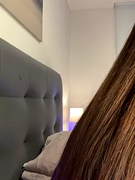 Maddy Jones online show from 09-20-25, 01:17