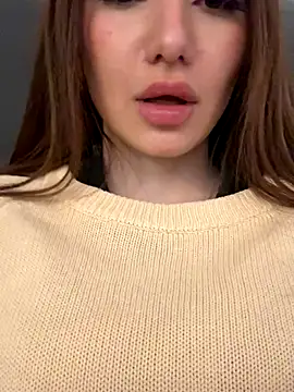 Maddy Jones online show from 10-17-25, 02:15