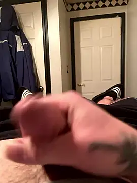 Snapshot of coreyl9718 chatting on 01-08-26, 01:30 coreyl9718 online show from 01-08-26, 01:30