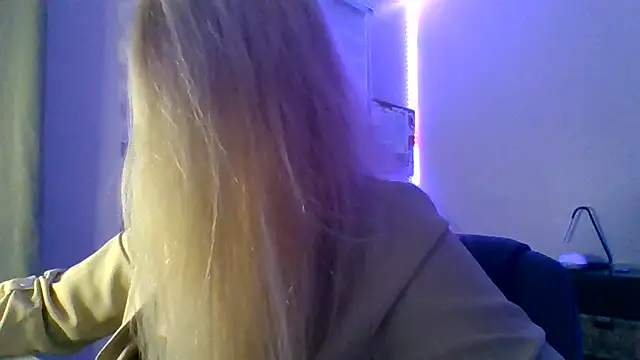 HappyIva online show from 11-20-25, 05:18