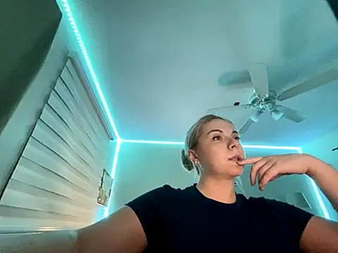 HappyIva online show from 11-27-25, 08:05