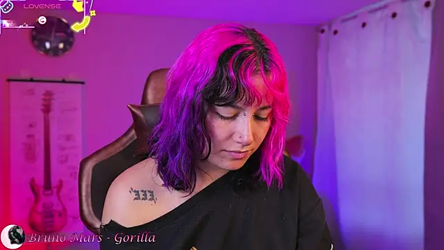 Snapshot of _zephyr_ chatting on 10-25-25, 09:31 zephyr online show from 10-25-25, 09:31