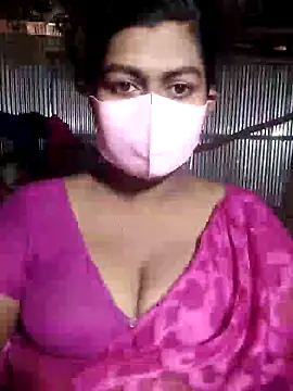 Snapshot of YERY_HOT chatting on 02-01-25, 07:05 YERY HOT online show from 02-01-25, 07:05