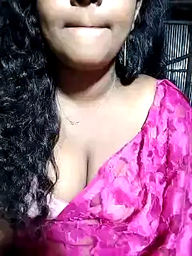 Snapshot of YERY_HOT chatting on 02-10-25, 10:30 YERY HOT online show from 02-10-25, 10:30