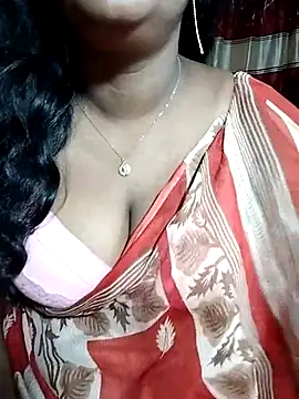 Snapshot of YERY_HOT chatting on 03-05-25, 06:45 YERY HOT online show from 03-05-25, 06:45
