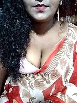 Snapshot of YERY_HOT chatting on 03-15-25, 05:26 YERY HOT online show from 03-15-25, 05:26