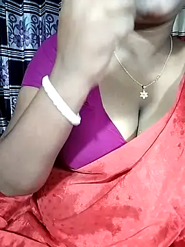 Snapshot of YERY_HOT chatting on 10-19-25, 07:14 YERY HOT online show from 10-19-25, 07:14