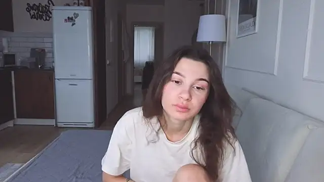 Snapshot of KristineEsme chatting on 11-27-25, 04:36 KristineEsme online show from 11-27-25, 04:36