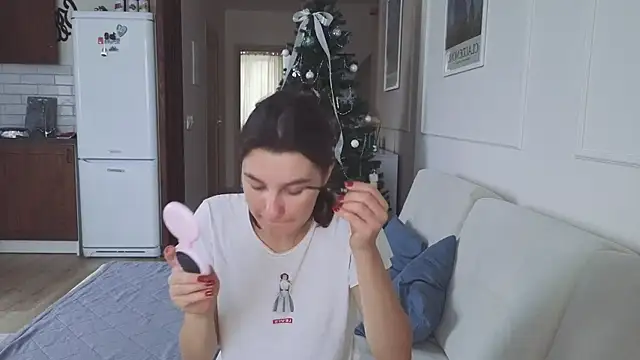 KristineEsme online show from 12-17-25, 05:24