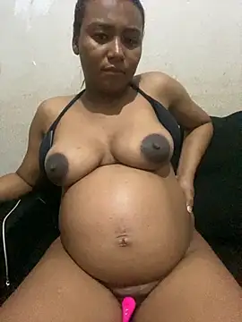 Snapshot of Mariaapimentinha chatting on 10-17-25, 01:53 Mariaapimentinha online show from 10-17-25, 01:53