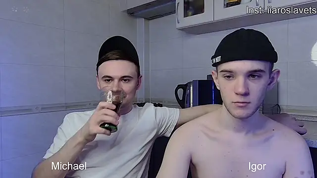 Snapshot of michael_sexdevil chatting on 01-19-25, 03:53 michael sexdevil online show from 01-19-25, 03:53