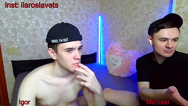 Snapshot of michael_sexdevil chatting on 02-14-25, 12:47 michael sexdevil online show from 02-14-25, 12:47