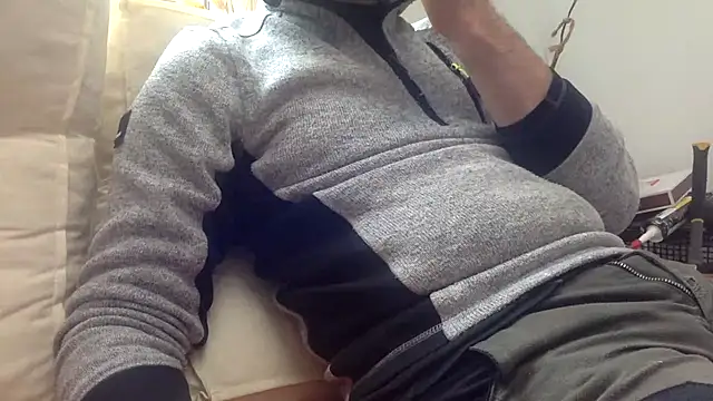 Snapshot of coquin5995 chatting on 03-12-25, 04:13 coquin5995 online show from 03-12-25, 04:13