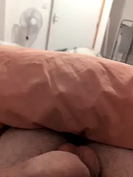 Snapshot of coquin5995 chatting on 09-27-25, 08:25 coquin5995 online show from 09-27-25, 08:25