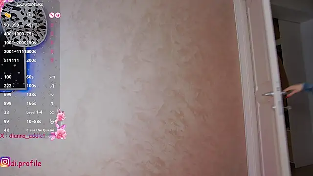 uhlala   online show from 01-07-25, 07:42