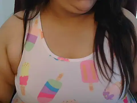 Snapshot of Jenny_lovee chatting on 04-21-26, 11:05 Jenny lovee online show from 04-21-26, 11:05