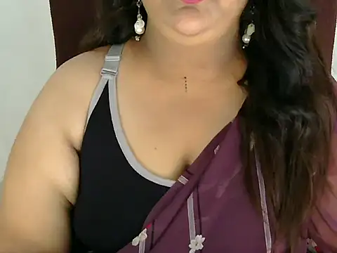 Snapshot of Jenny_lovee chatting on 05-06-26, 09:47 Jenny lovee online show from 05-06-26, 09:47